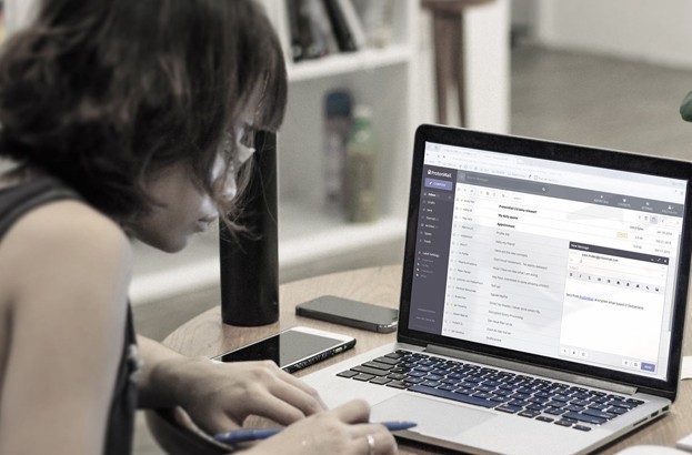 protonmail-press-notebook-2-623x410